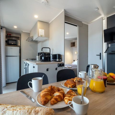 Mobilheim 6 Personen - Mobilheim | Comfort | 3 Zi. | 6 Pers. | Überdachte Terrasse | 1 Bad | Klima.