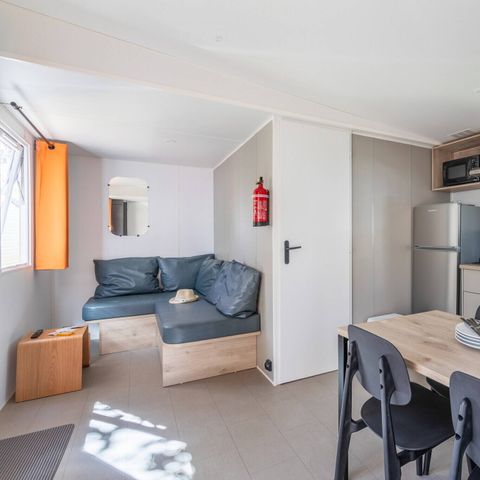 Mobilheim 4 Personen - Mobilheim | Premium | 2 Schlafz. | 4 Pers. | Überdachte Terrasse | 1 Bad | Klimaanlage | TV