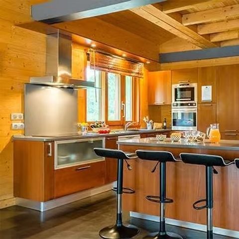 Ferienhaus 10 personen - 4 Zi. | 8/10 Pers. | Erhöhte Terrasse | Jacuzzi | 1 Bad | Klimaanlage | TV