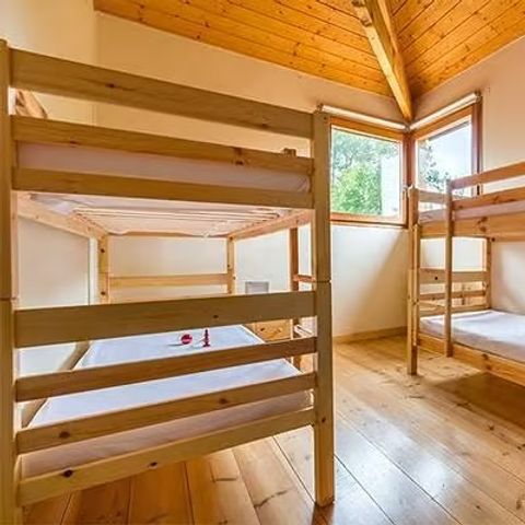 Ferienhaus 10 personen - 4 Zi. | 8/10 Pers. | Erhöhte Terrasse | Jacuzzi | 1 Bad | Klimaanlage | TV