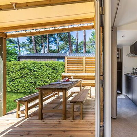 Mobilheim 6 personen - Mobilheim | Premium Exclusive | 3 Zi. | 6 Pers. | Erhöhte Terrasse | Jacuzzi | Außendusche | 1 Bad | Klimaanlage | TV
