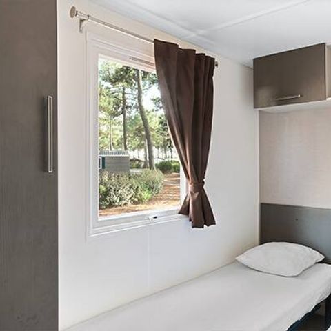 Mobilheim 6 Personen - Comfort | 3 Zimmer | Kapazität 6 Personen | Erhöhte Terrasse | 1 Badezimmer | Klimaanlage