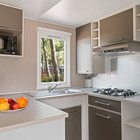 Mobilheim 6 Personen - Comfort | 3 Zimmer | Kapazität 6 Personen | Erhöhte Terrasse | 1 Badezimmer | Klimaanlage