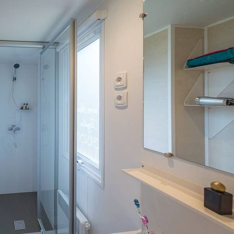 Mobilheim 4 Personen - Mobilheim | Classic | 2 Zi. | 4 Pers. | Einfache Terrasse | TV