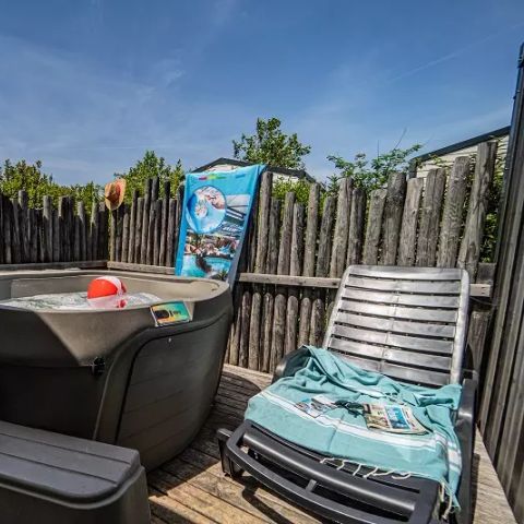 Mobilheim 4 Personen - Duo Premium 3 Zimmer 4 Personen Jacuzzi + Klimatisiert + TV