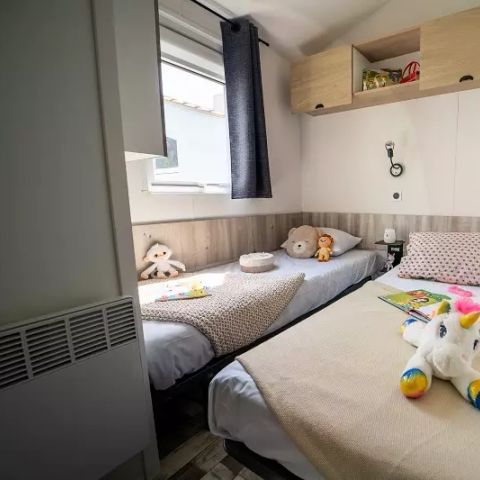 Mobilheim 6 Personen - Trio Premium 4 Zimmer 6 Personen Jacuzzi + Klimatisiert + TV