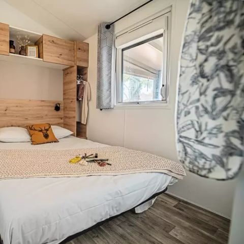 Mobilheim 8 Personen - Quattro Premium 5 Zimmer 8 Personen Jacuzzi + Klimaanlage + TV