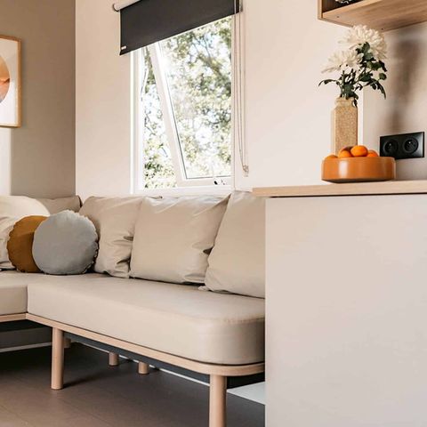 Mobilheim 8 Personen - Mobilheim | Comfort | 4 Zi. | 8 Pers. | Erhöhte Terrasse | Outdoor-Küche | 2 Bäder | Klima.