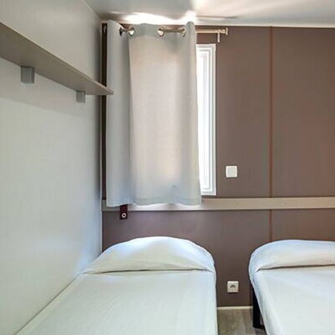 Mobilheim 6 Personen - Mobilheim | Comfort | 2 Zi. | 4/6 Pers. | Erhöhte Terrasse