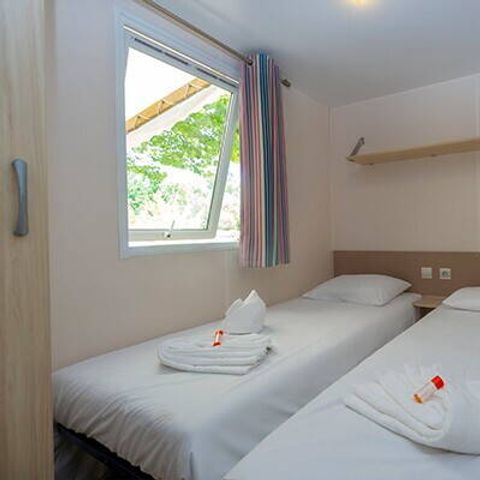 Mobilheim 6 Personen - Mobilheim | Classic | 3 Zi. | 6 Pers. | Nicht überdachte Hochterrasse | Klima.