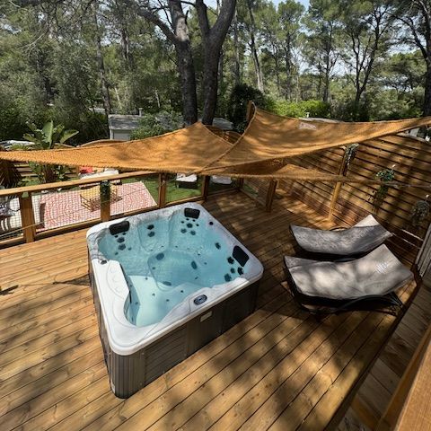 Mobilheim 10 Personen - NEW 2024 Cottage Gartenseite Jacuzzi (6/8P) PRESTIGE 3CH. 2SDB + TIPI 2 Schlafplätze