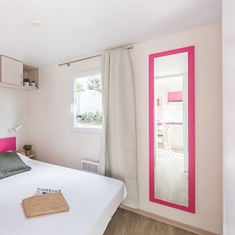 Mobilheim 4 personen - Comfort XL | 2 Schlafz. | 4 Pers. | Erhöhte Terrasse | TV