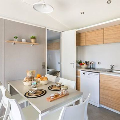 Mobilheim 6 Personen - Komfort | 3 Schlafz. | 6 Pers. | Erhöhte Terrasse | 1 Bad | TV