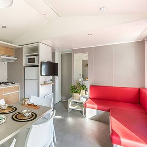 Mobilheim 6 Personen - Komfort | 3 Schlafz. | 6 Pers. | Erhöhte Terrasse | 1 Bad | TV