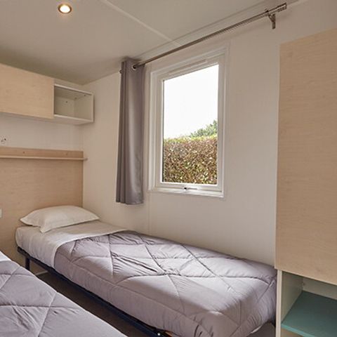 Mobilheim 4 personen - Mobilheim | Premium Azure | 2 Zi. | 4 Pers. | Erhöhte Terrasse | Klimaanlage | TV