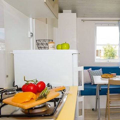 Bungalow 4 Personen - Mobilheim | Comfort | 2 Zi. | 4 Pers. | Erhöhte Terrasse | Klim.