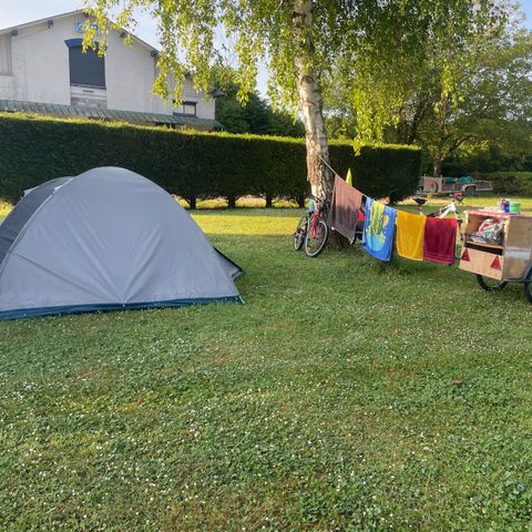 Stellplatz - Pauschale Confort - Stellplatz mit Strom inbegriffen -.