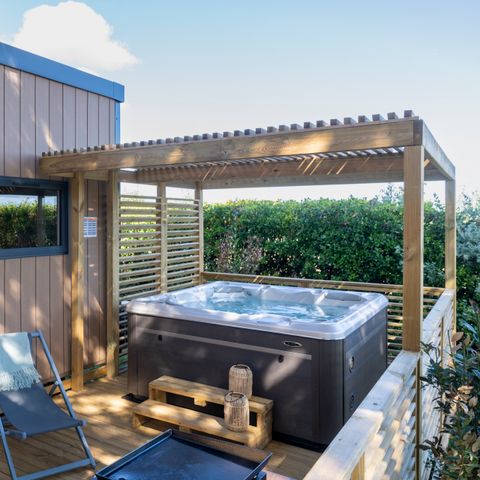 Mobilheim 6 personen - EXKLUSIV 3 Schlafzimmer Jacuzzi mit Master-Suite
