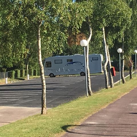 Stellplatz - Befestigter Wohnmobilstellplatz (es dürfen keine Zelte oder Wohnwagen aufgestellt werden)
