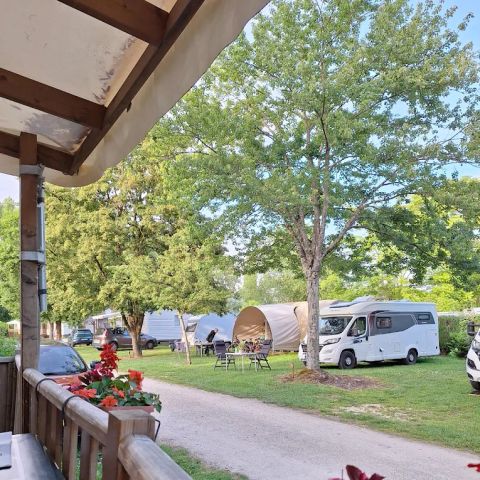 Camping Du Pasquier - Jura - Image N°4