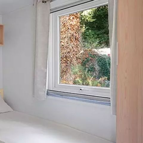 Mobilheim 4 Personen - Comfort | 2 Zi. | 4 Pers. | Erhöhte Terrasse | 2 Bäder | Klimaanlage | TV