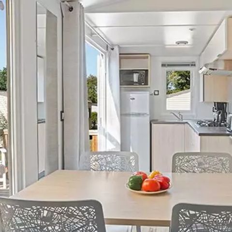 Mobilheim 4 Personen - Comfort | 2 Zi. | 4 Pers. | Erhöhte Terrasse | 2 Bäder | Klimaanlage | TV