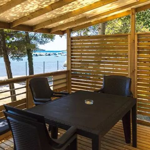 Mobilheim 4 Personen - Premium | 2 Zi. | 4 Pers. | Erhöhte Terrasse | Klimaanlage