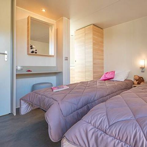 Mobilheim 4 personen - Ultimate | 2 Schlafz. | 4 Pers. | Hochterrasse | 2 Bäder | Klimaanlage | TV