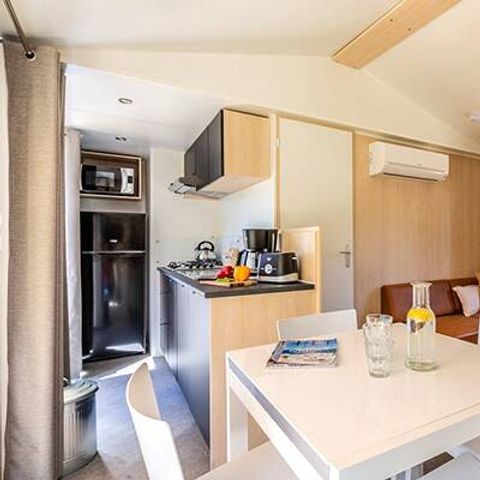 Mobilheim 6 personen - Mobilheim | Premium Exclusive | 3 Zi. | 6 Pers. | Erhöhte Terrasse | Tropische Dusche | Klima | TV