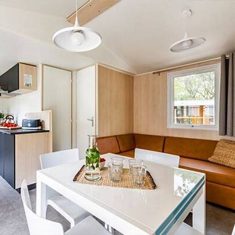 Mobilheim 4 personen - Ultimate | 2 Zi. | 4 Pers. | Erhöhte Terrasse | Tropische Dusche | 1 Bad | Klimaanlage | TV