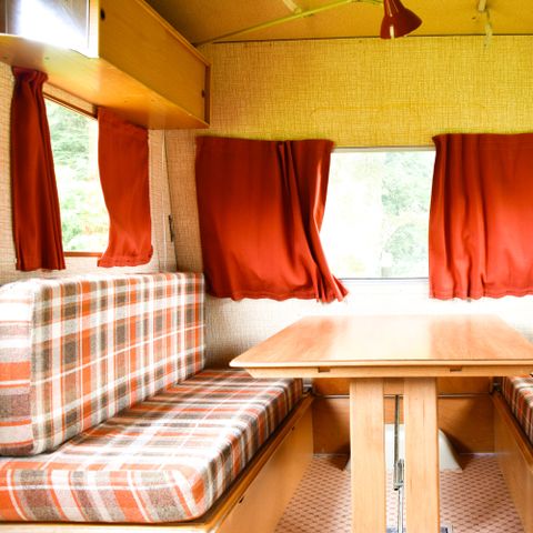 Wohnwagen 2 Personen - Kleiner Vintage-Wohnwagen inmitten der Domaine