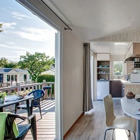 Mobilheim 4 Personen - Mobilheim | Comfort XL | 2 Zi. | 4 Pers. | Nicht überdachte Hochterrasse | TV
