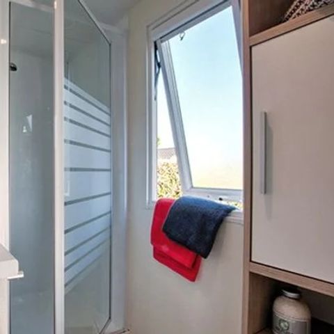 Mobilheim 4 Personen - Mobilheim | Comfort XL | 2 Zi. | 4 Pers. | Nicht überdachte Hochterrasse | TV