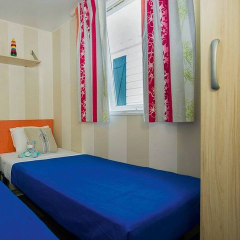 Mobilheim 4 Personen - Comfort | 2 Schlafz. | 4 Pers. | Erhöhte Terrasse | 1 Bad | TV