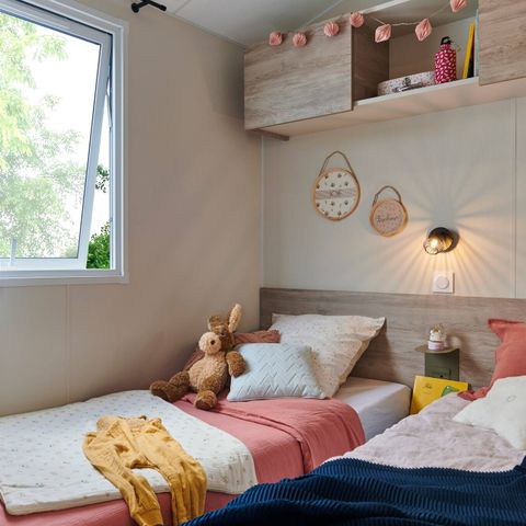 Mobilheim 6 Personen - Comfort | 3 Schlafz. | 6 Pers. | Erhöhte Terrasse | Klimaanlage | TV