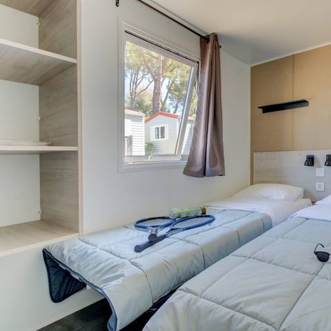 Mobilheim 4 Personen - Comfort | 2 Schlafz. | 4 Pers. | Einfache Terrasse | Klimaanlage