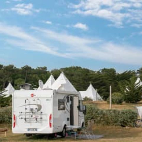 Stellplatz - Stellplatz am Strand Camping Car **