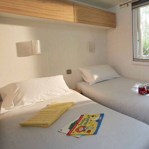 Mobilheim 6 Personen - Premium | 3 Zi. | 6 Pers. | Erhöhte Terrasse | 1 Bad | Klimaanlage