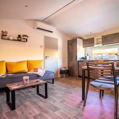 Mobilheim 4 Personen - Duo Premium 3 Zimmer 4 Personen Jacuzzi + Klimatisiert + TV