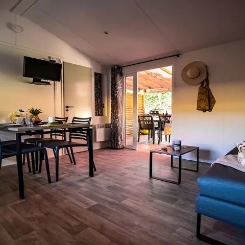 Mobilheim 4 Personen - Duo Premium 3 Zimmer 4 Personen Jacuzzi + Klimatisiert + TV