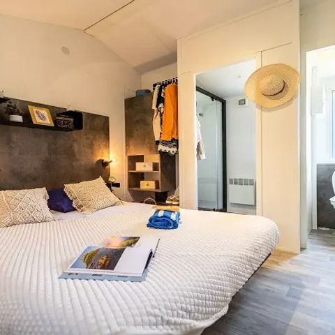 Mobilheim 4 Personen - Duo Premium 3 Zimmer 4 Personen Jacuzzi + Klimatisiert + TV