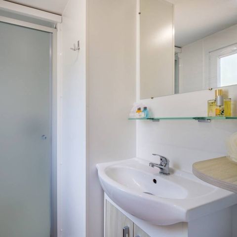 Mobilheim 5 Personen - Comfort | 2 Schlafz. | 5 Pers. | Erhöhte Terrasse | Klimaanlage | TV