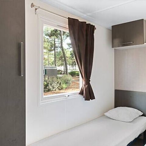 Mobilheim 6 personen - Mobilheim | Comfort | 3 Zi. | 6 Pers. | Erhöhte Terrasse | 2 Bäder | Clim.