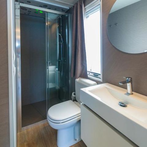 LODGE 4 Personen - Superior Mit Blick auf den See