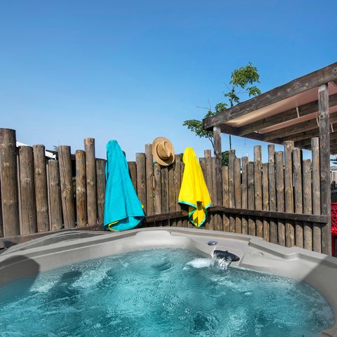 Mobilheim 6 personen - TRIO Premium Reihe mit Jacuzzi