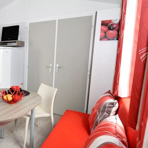 Mobilheim 5 Personen - Authentische 3-Zimmerwohnung 4/5 Personen + TV