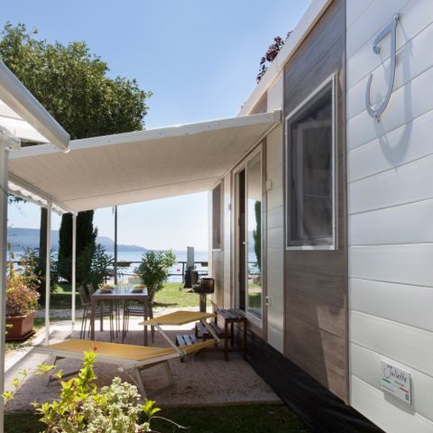 Mobilheim 4 Personen - MIT 24m SEEANSICHT mit offener Terrasse/Pergola