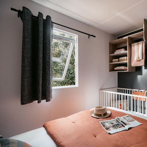 Mobilheim 4 personen - 25m² Premium (2Sch-4Pers) davon Halbüberdachte Terrasse + TV + LV + BBQ