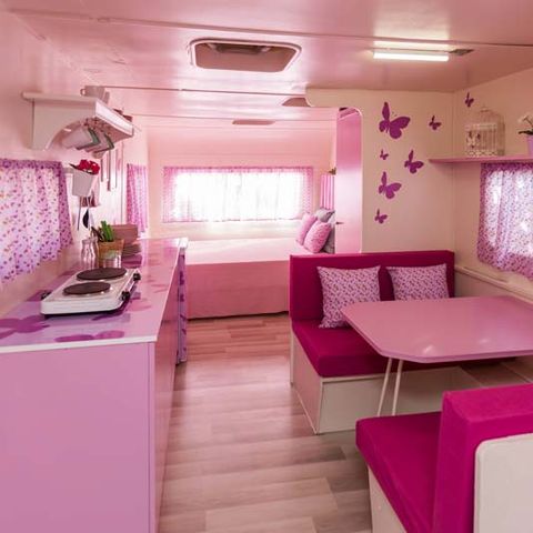 Wohnwagen 6 Personen - Rosa Mariposa, ohne Sanitäranlagen