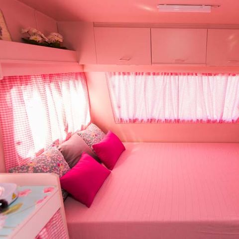 Wohnwagen 2 Personen - Rosa Hortensia, ohne Sanitäranlagen
